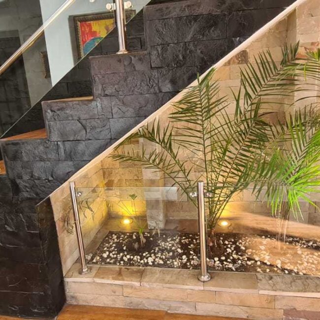 Penthouse Goldener 02